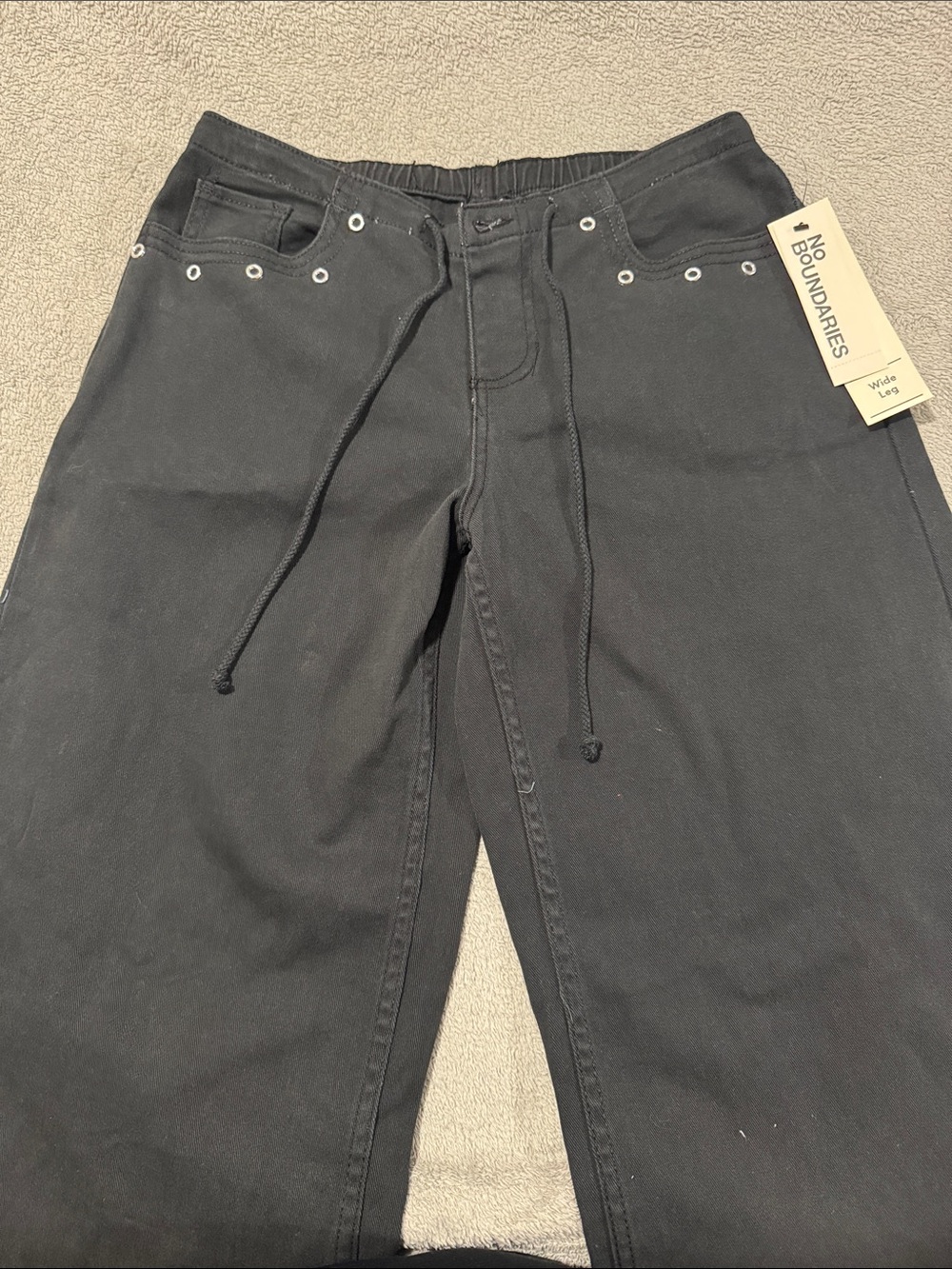 No Boundaries Menβs Black Cargo Pants with Drawstring Waist